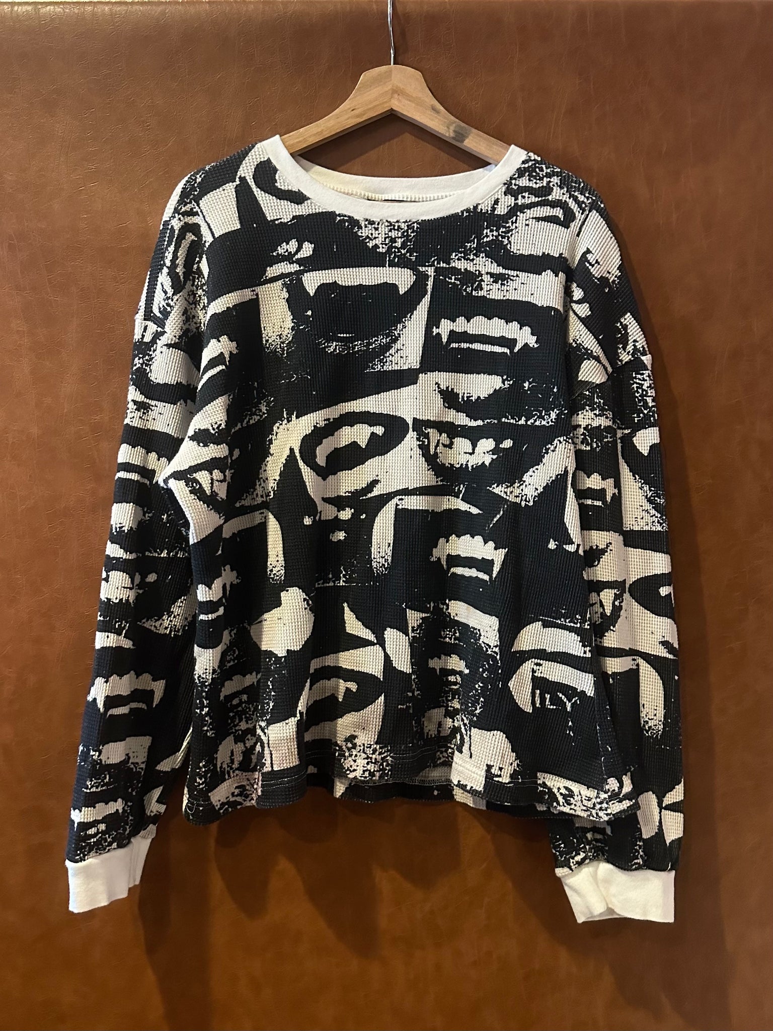 All Over Lips Fang Graphic Thermal