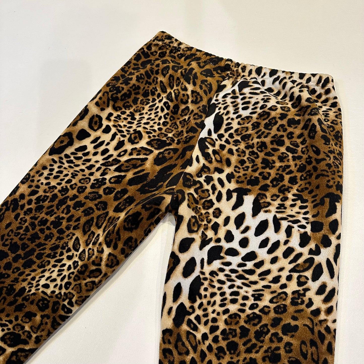 Vintage Leopard Capri Pants