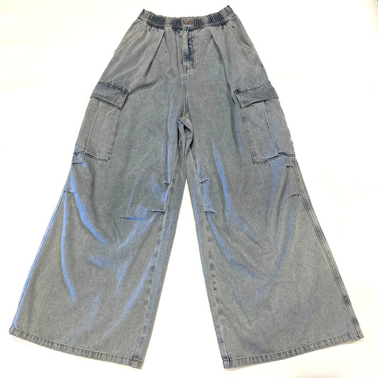 Wide-Leg Cargo Pants